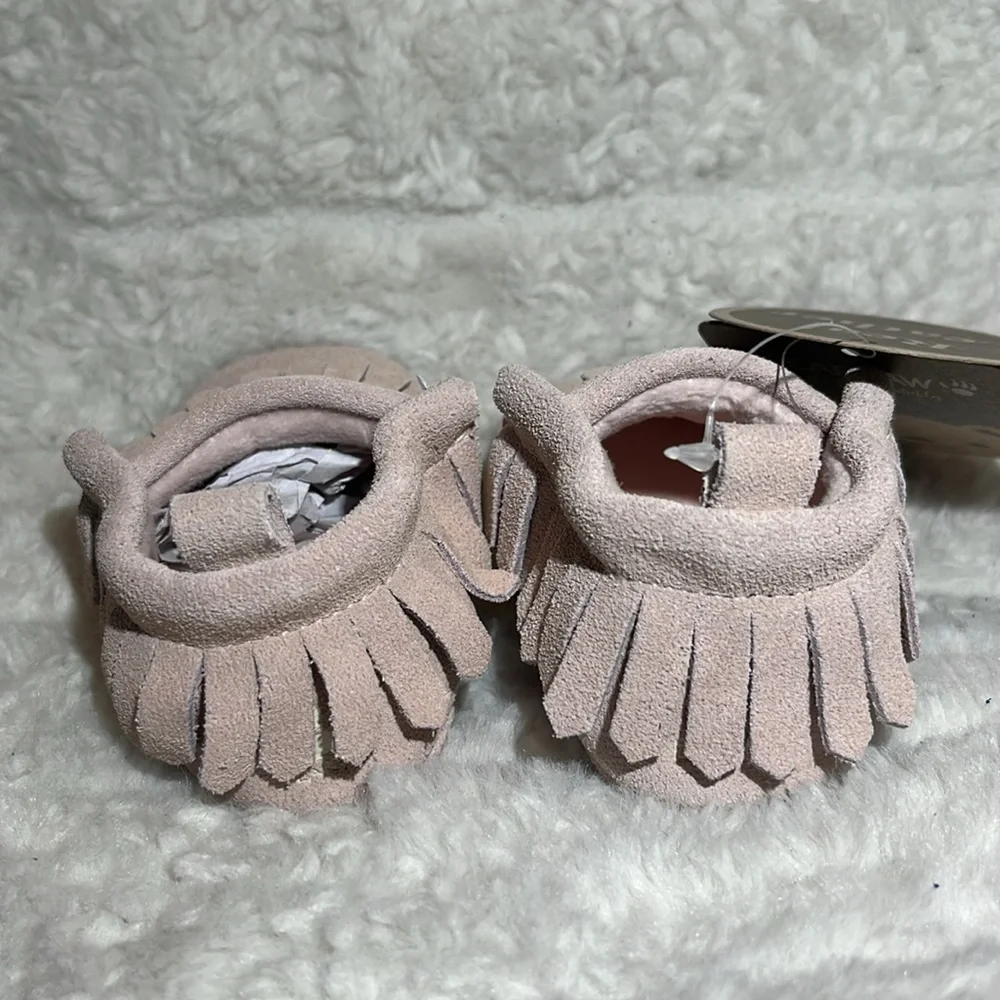 NWT NIB BEARPAW. REAL LEATHER (0-6m) baby pink